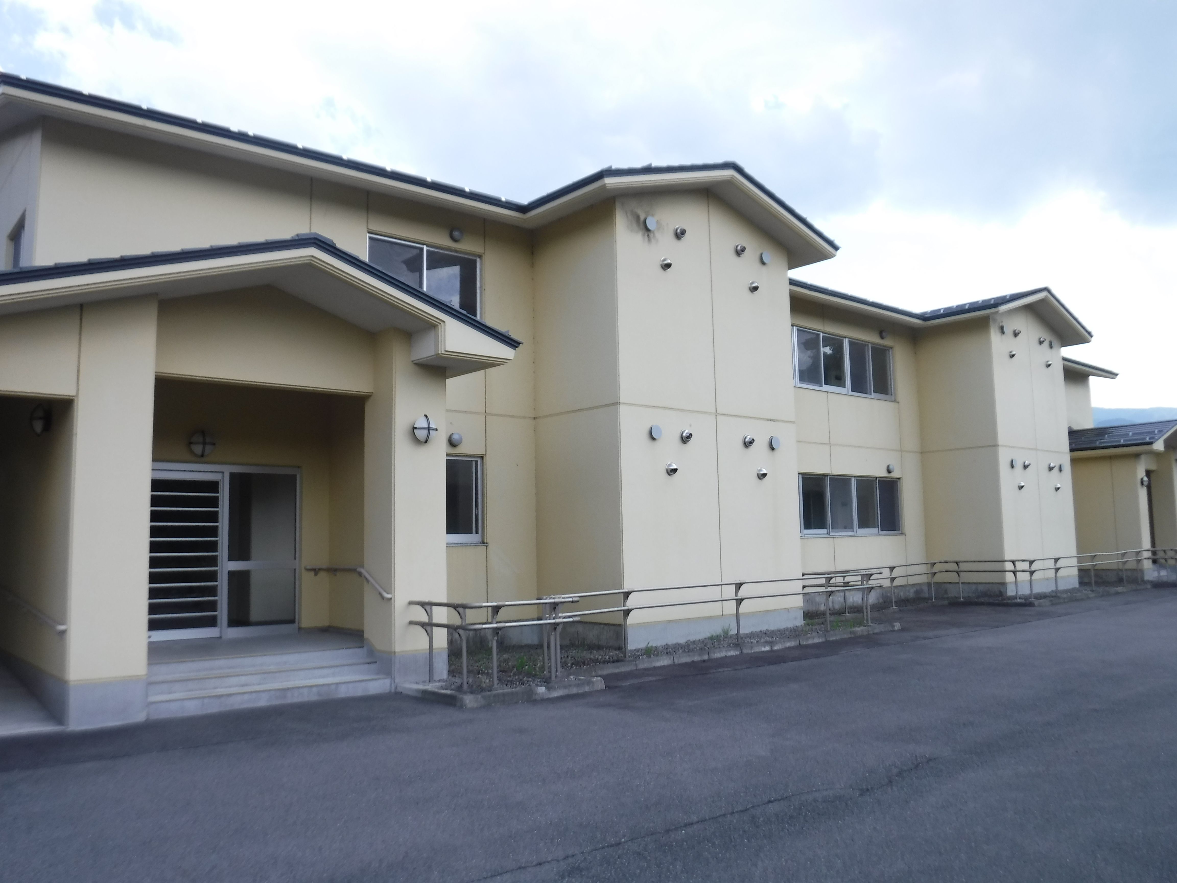 川原湯団地の外観